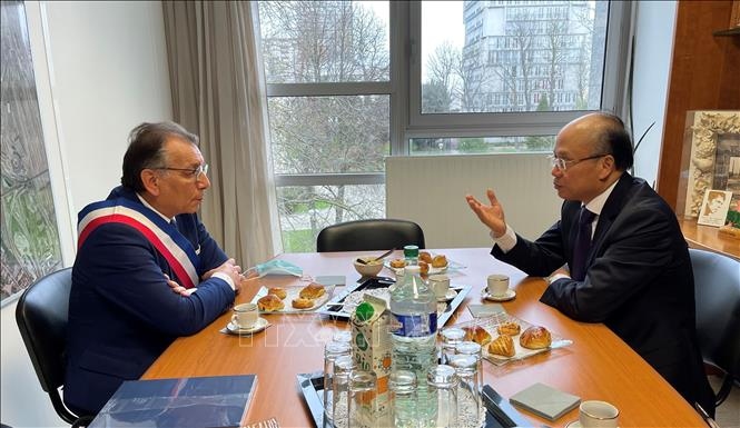 Promoting close cooperation between Vietnam and France